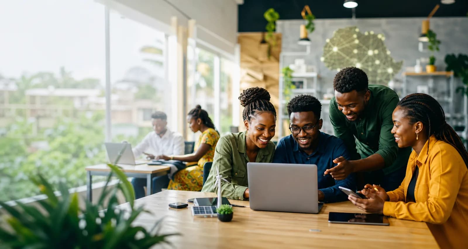 Equipe E.C.O.Tech dans un environnement numérique moderne